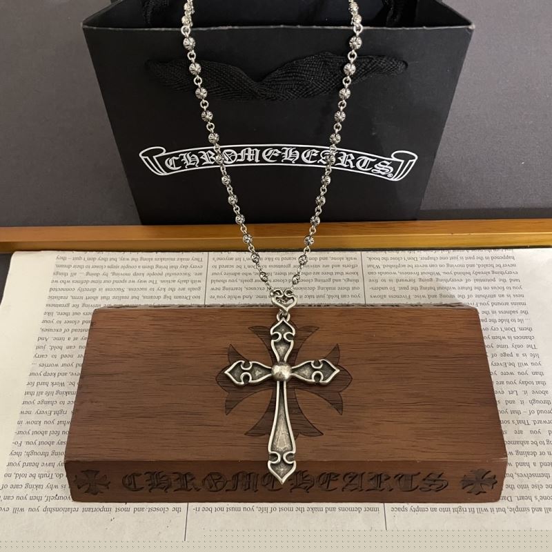 Ch**me He**ts necklaces